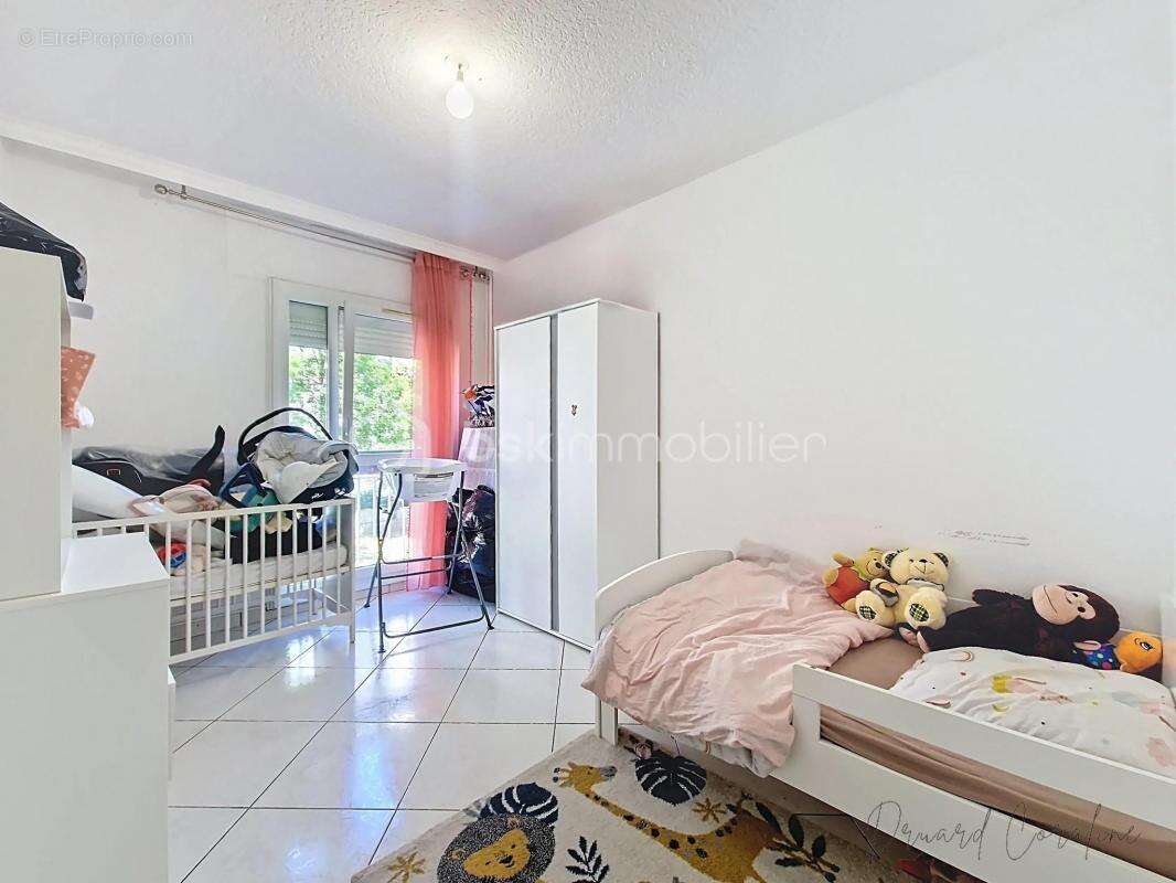 Appartement à LE PONT-DE-CLAIX