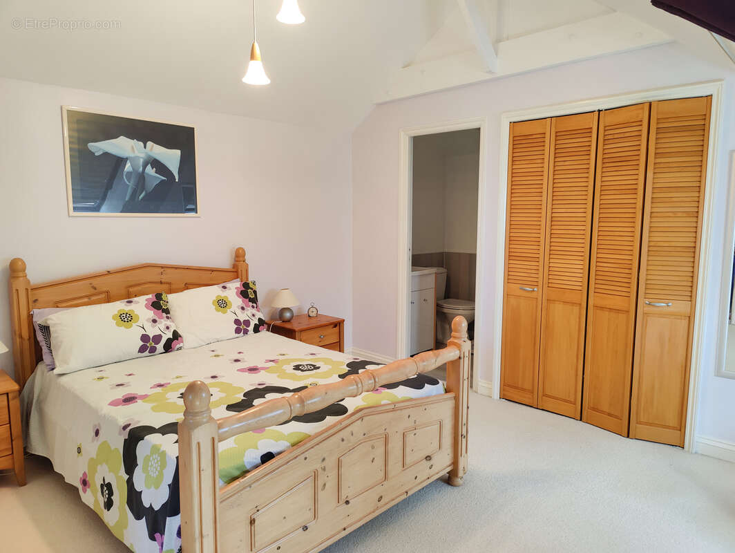 Chambre étage - Maison à BIVILLE-SUR-MER