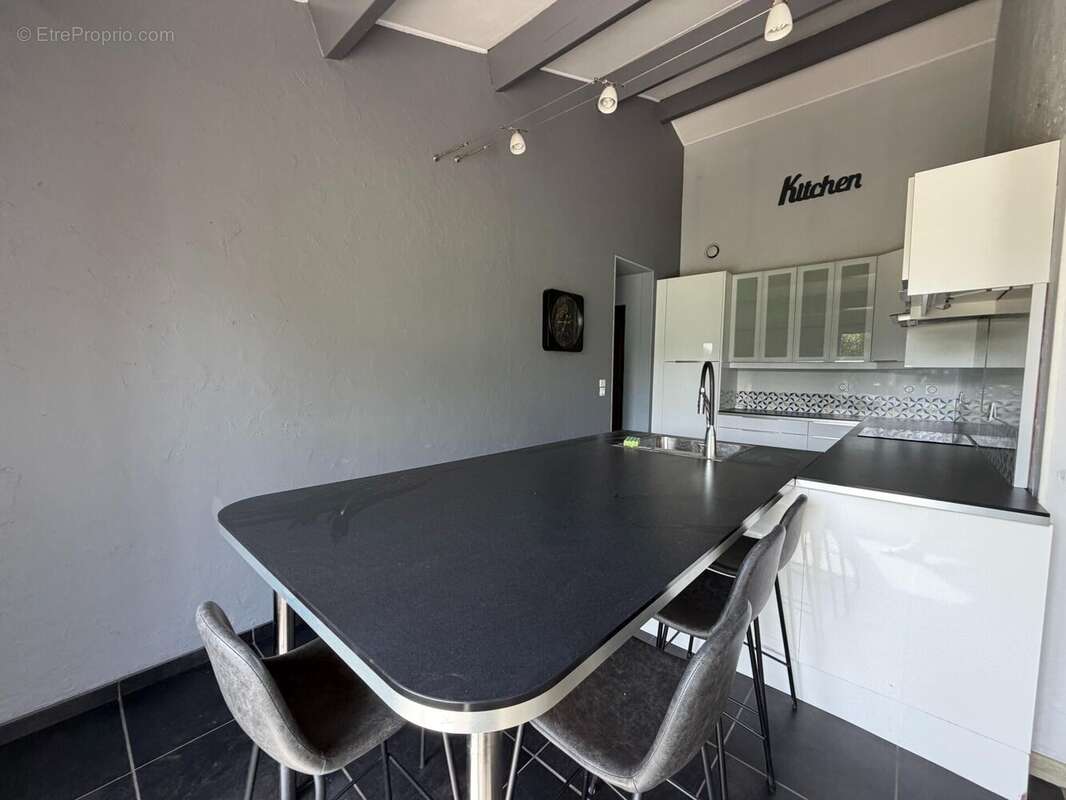 Maison 143 m² à La Creche  - photo 3