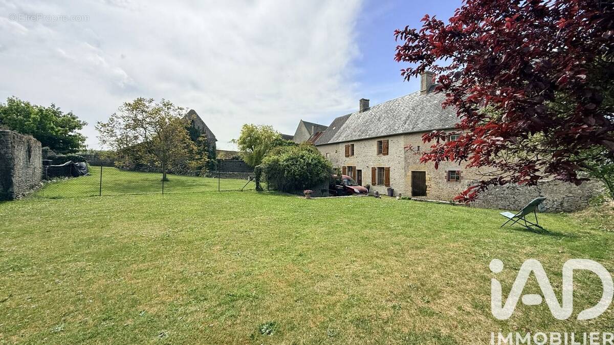 Photo 1 - Maison à LONGUES-SUR-MER