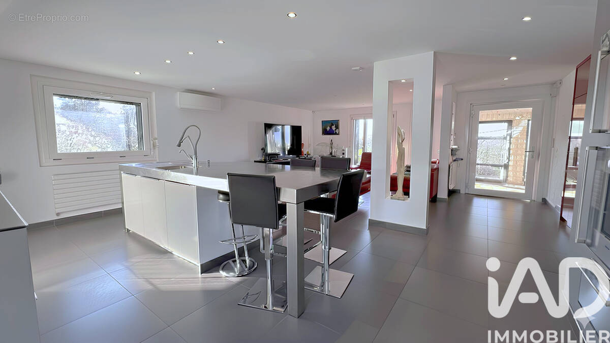 Photo 1 - Maison à ECOLE-VALENTIN