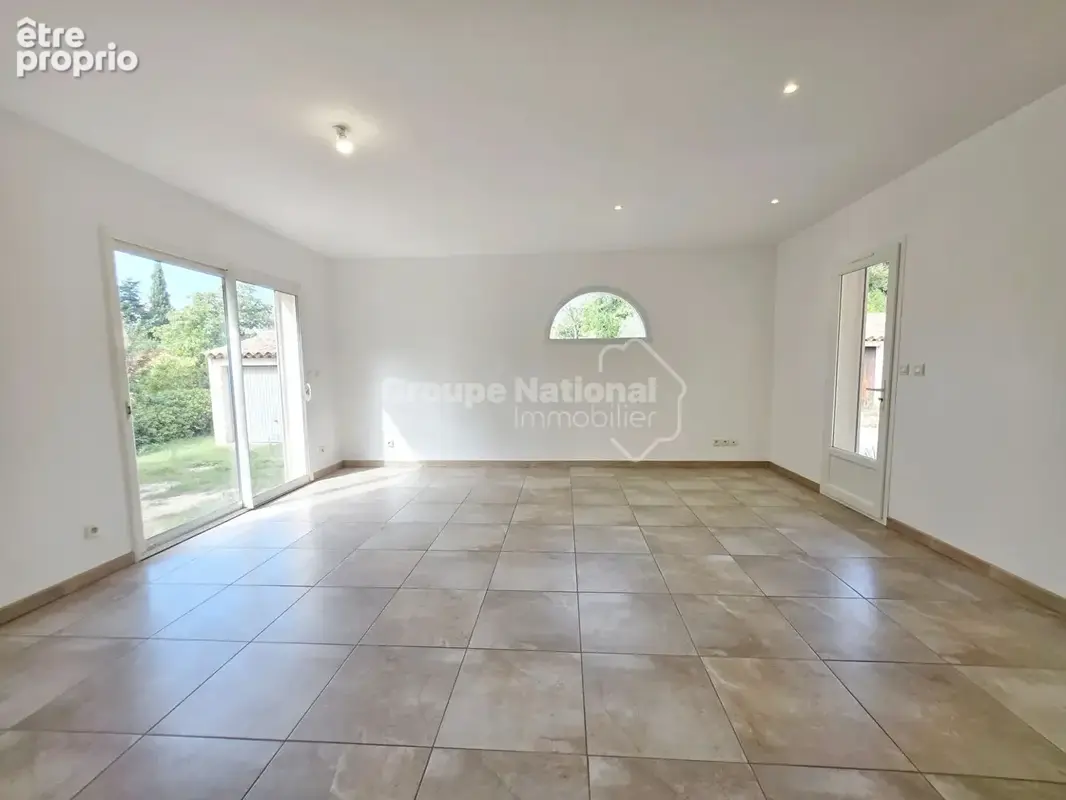 Maison de plain-pied T4 -116 m² -Terrain 3166 m² - Cadre verdoyant et sans vis-à-vis - photo 5