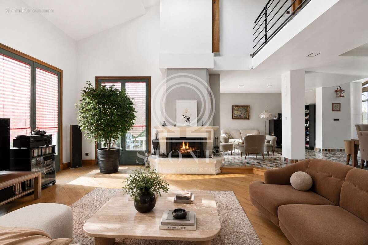 Maison 220 m² à Louveciennes  - photo 6