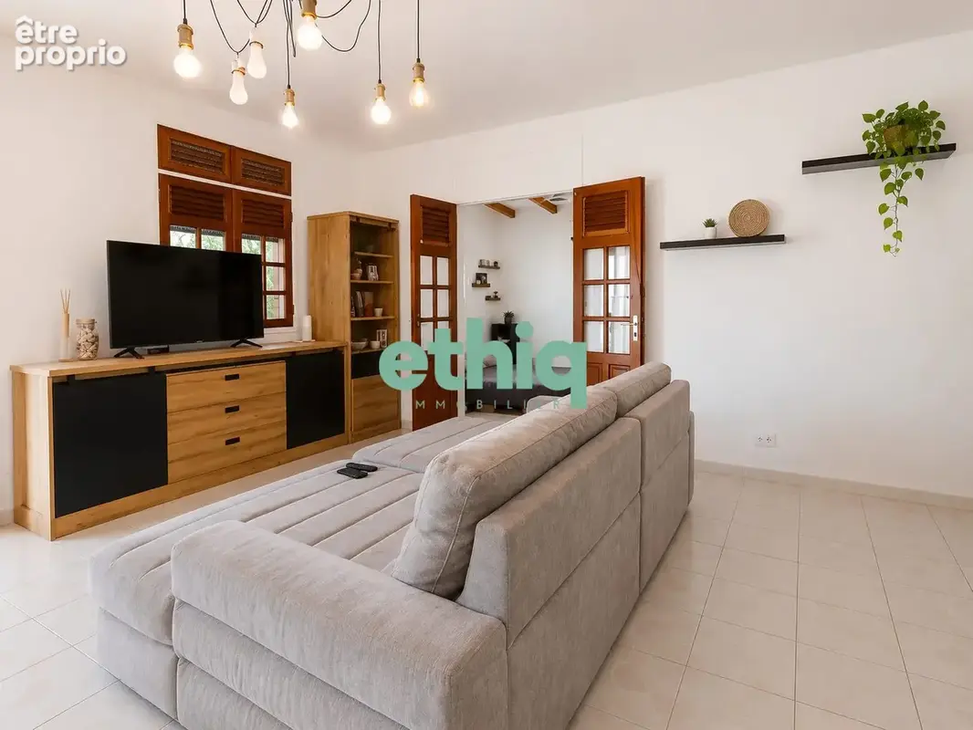 Maison 98 m² à Baie-Mahault  - photo 5
