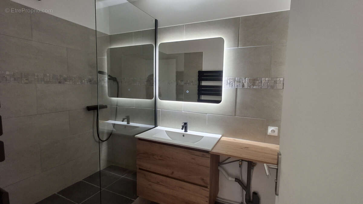 Appartement à SAINT-CYR-SUR-MER