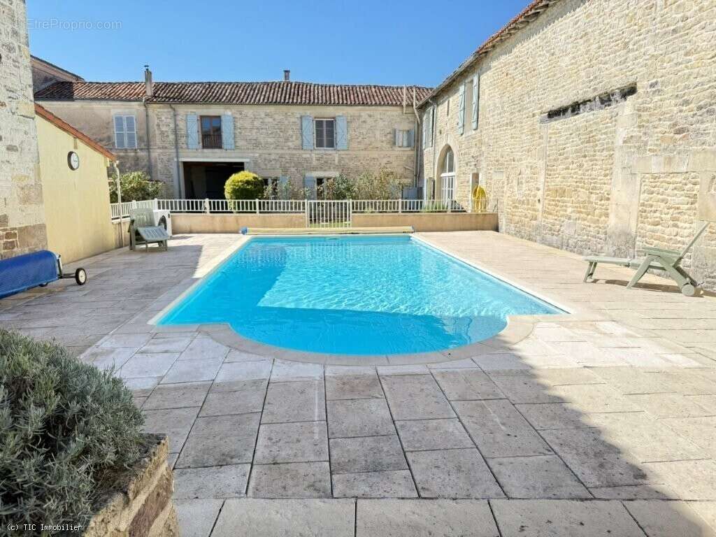 Vaste Maison de Village Avec Piscine Chauffée - photo 2