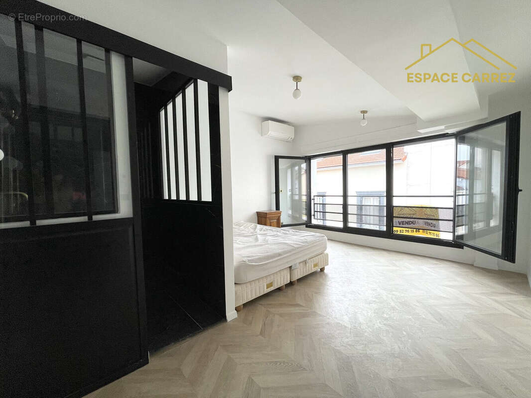 Appartement à LES LILAS