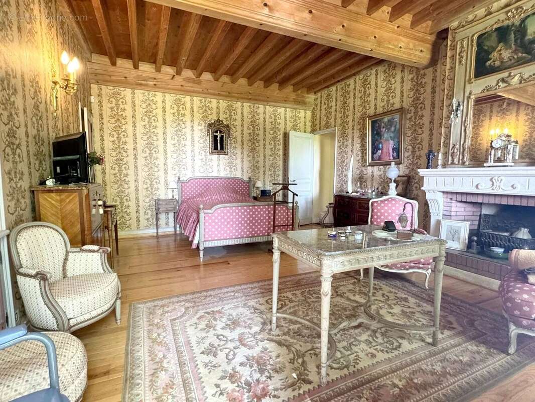 Maison à SAINT-MARTIN-LE-VIEIL