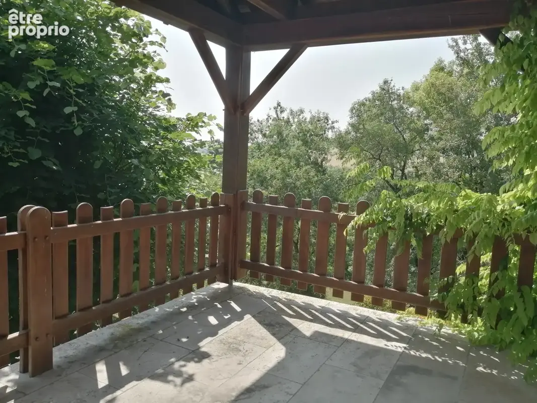 Maison atypique avec très beau jardin et vue sur la campagne - photo 7