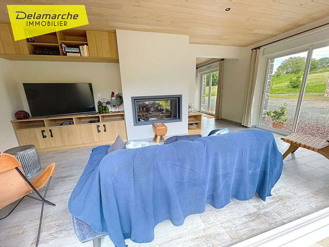 Maison à SAINT-SAUVEUR-LENDELIN