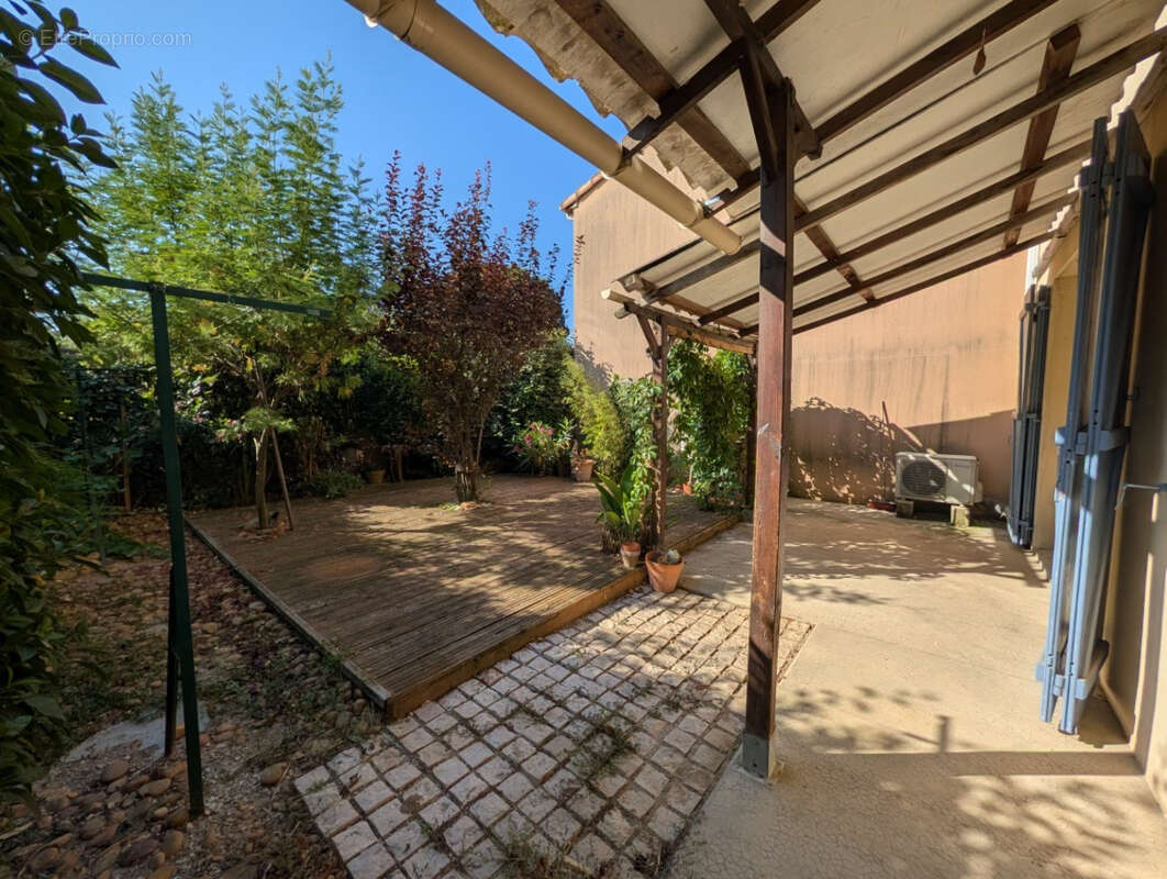 Maison à MORIERES-LES-AVIGNON