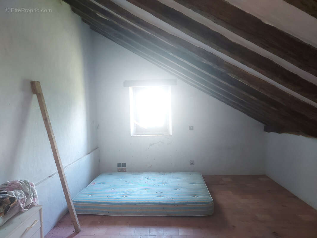 Maison à COURLEON