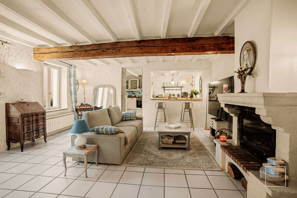 Maison à FONTAINES-SUR-SAONE