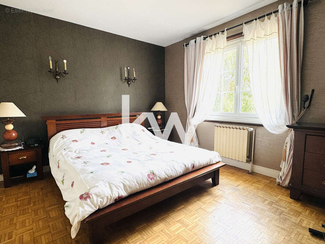 Maison 196 m² à Saint-Chamond  - photo 9
