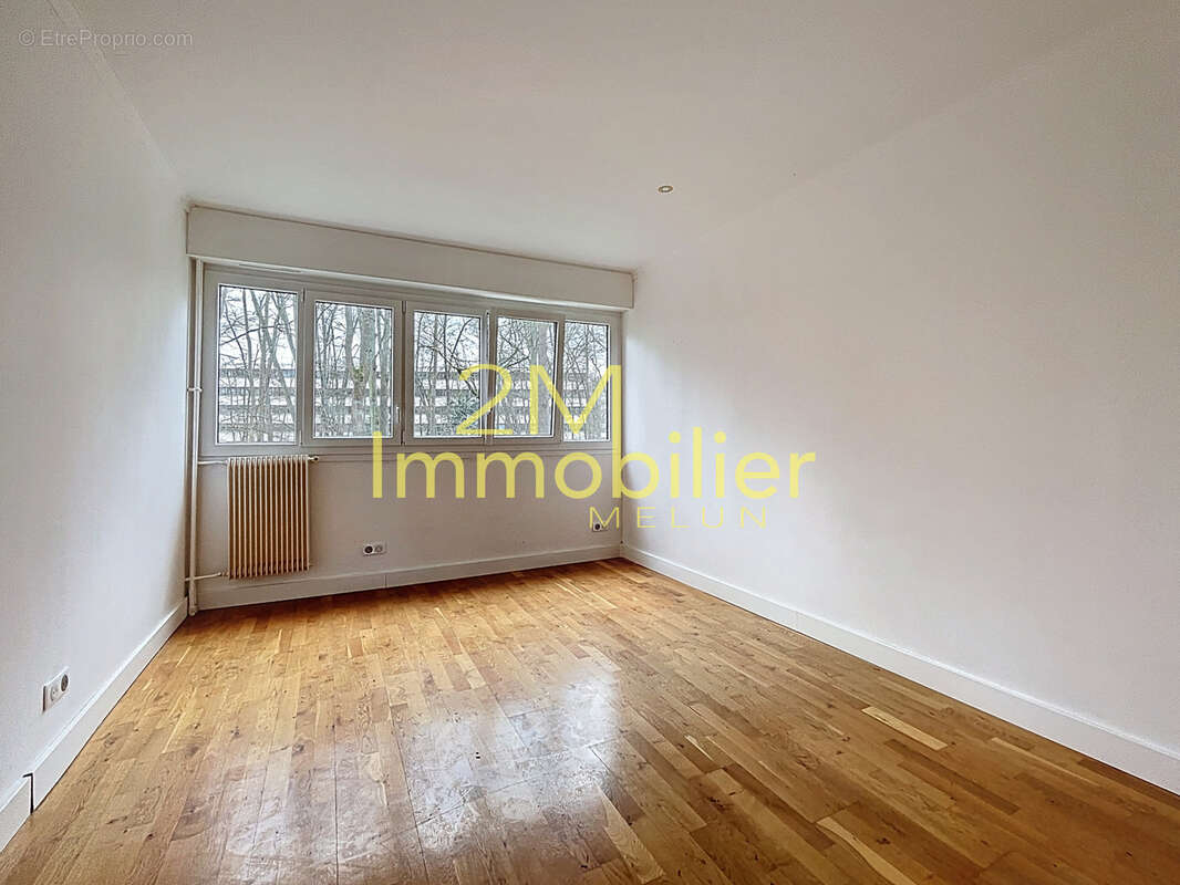 Appartement à VAUX-LE-PENIL