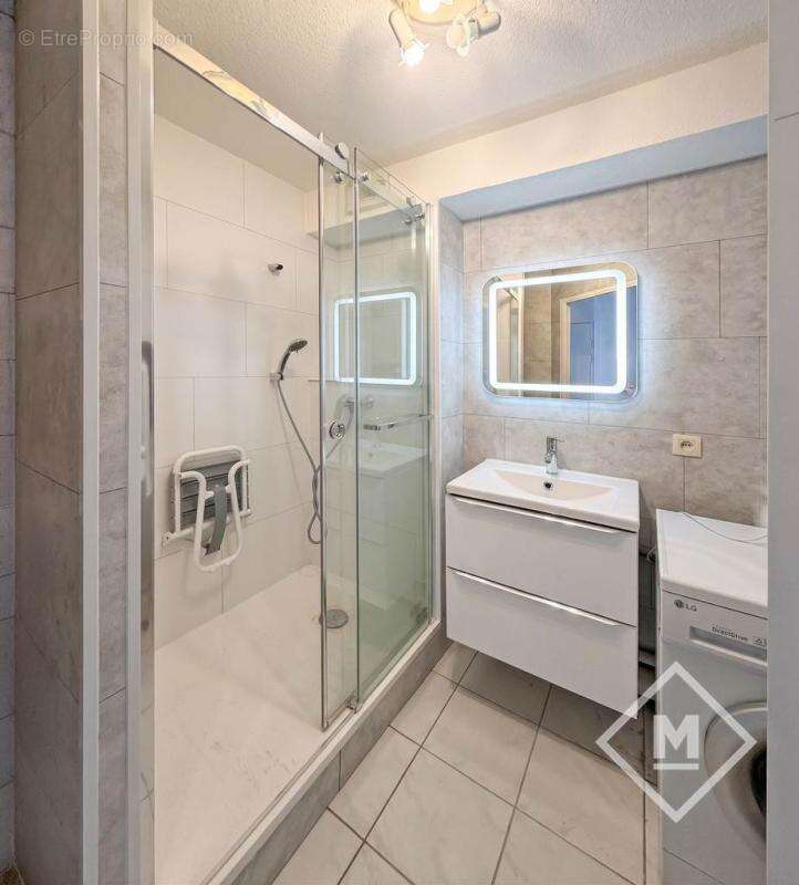 Appartement à MARSEILLE-8E