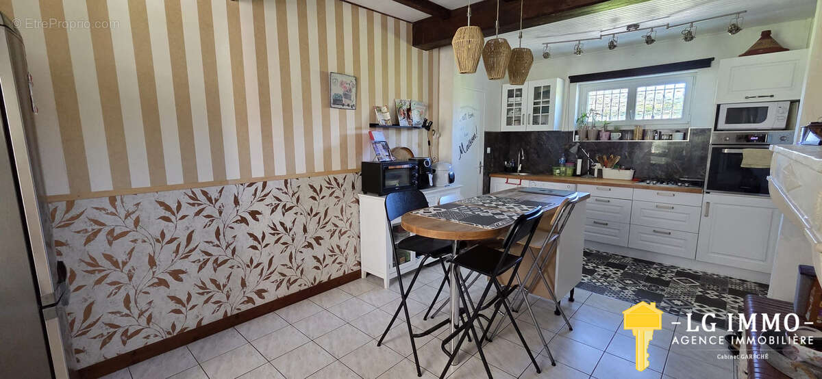 Maison à SAINT-DIZANT-DU-GUA
