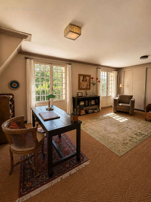 Élégante demeure familiale de 230 m² au coeur de Coye-la-Forêt ! - photo 10