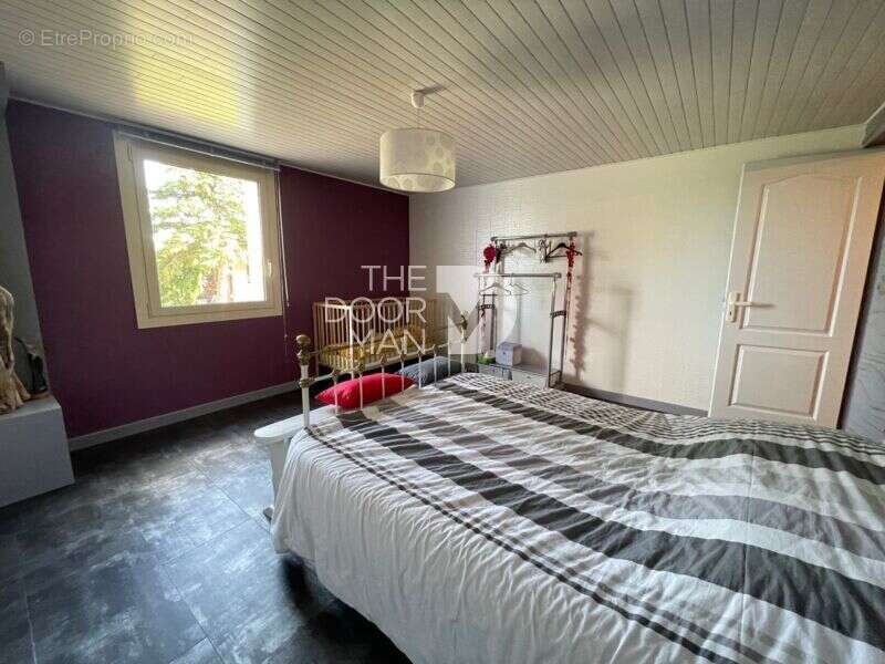 Maison 52000 - photo 18
