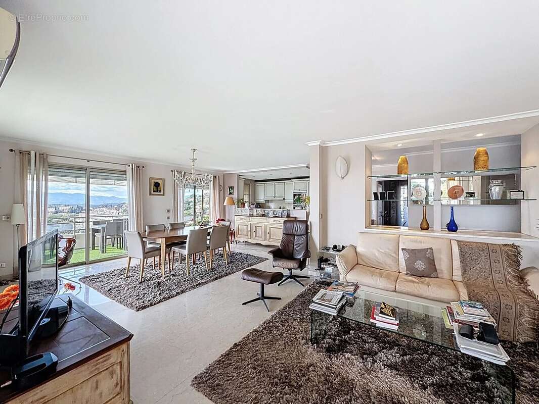 Appartement à LE CANNET