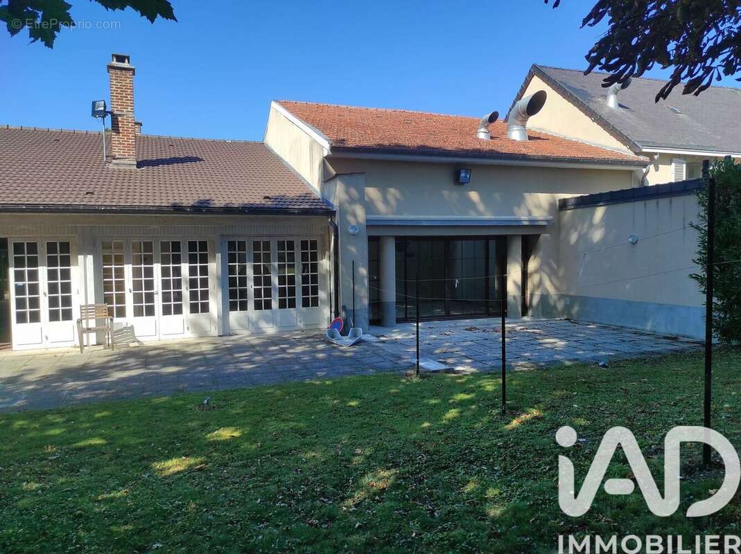 Maison 750 m² à Sept-Saulx  - photo 9