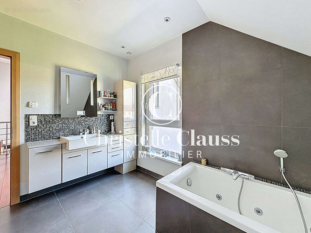 Maison Romanswiller 8 pièces 214 m2 - photo 17