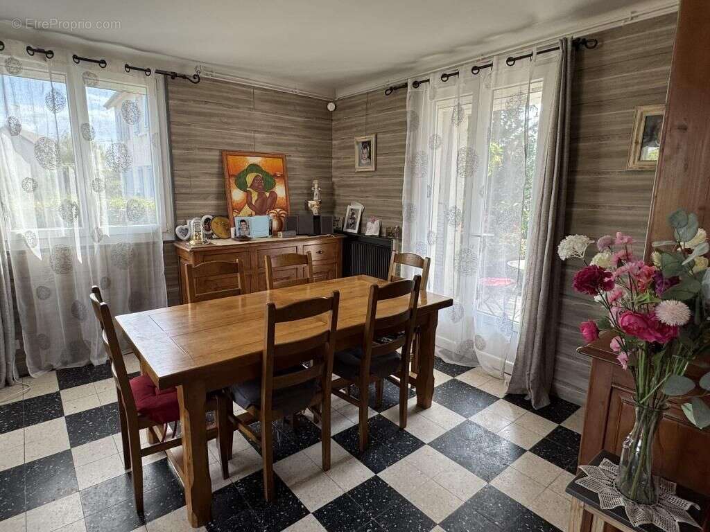 Maison à SAINT-AMAND-MONTROND