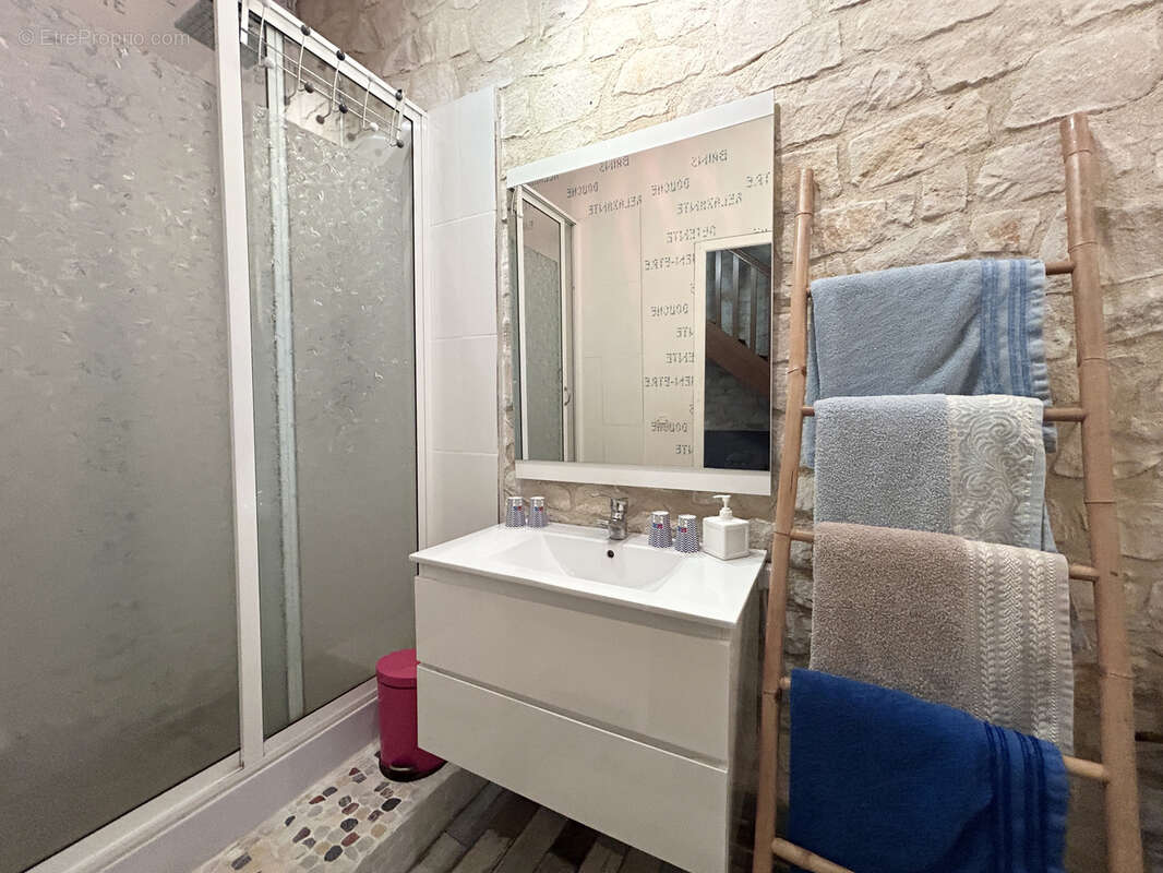 Maison à TERRASSON-LAVILLEDIEU