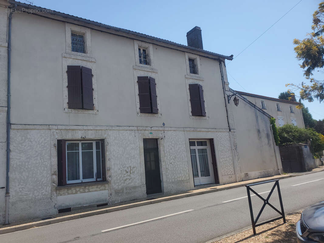 Maison de village et dépendances - photo 30