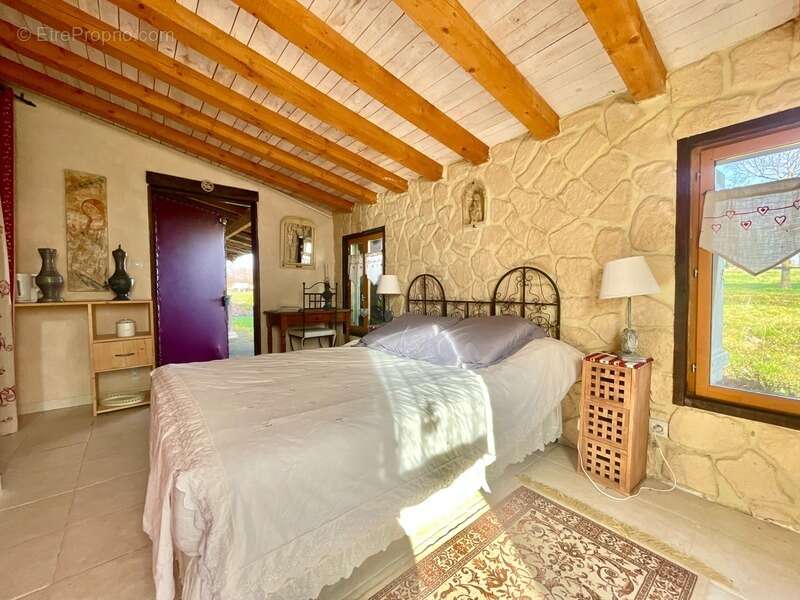 Maison à LA PACAUDIERE