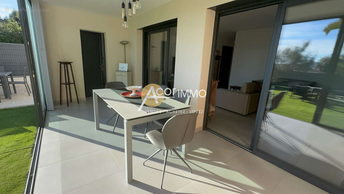 Appartement à SANARY-SUR-MER