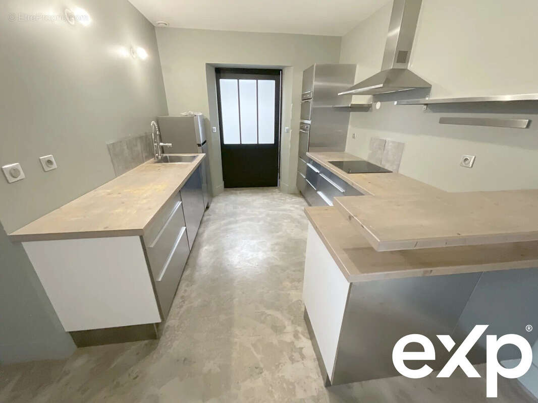 Maison à SAINTE-SAVINE