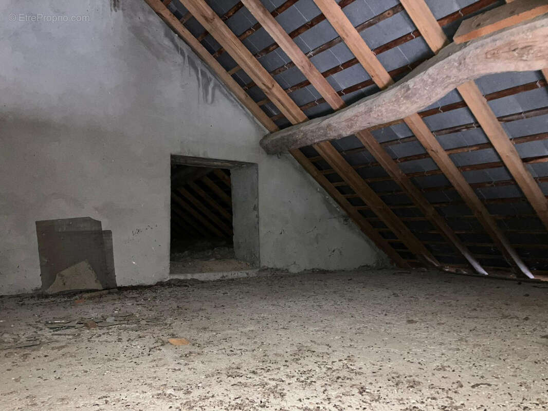 Maison à SAINT-MARCEL-EN-MARCILLAT