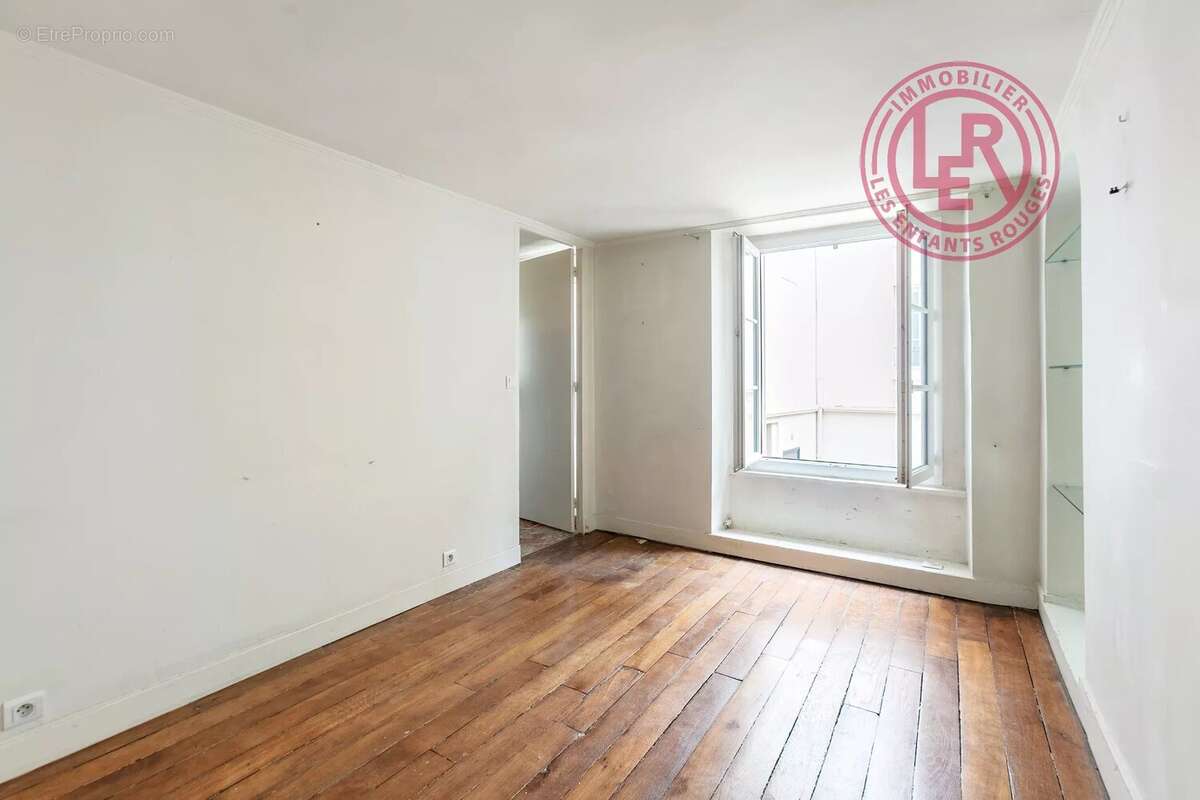 Appartement à PARIS-7E