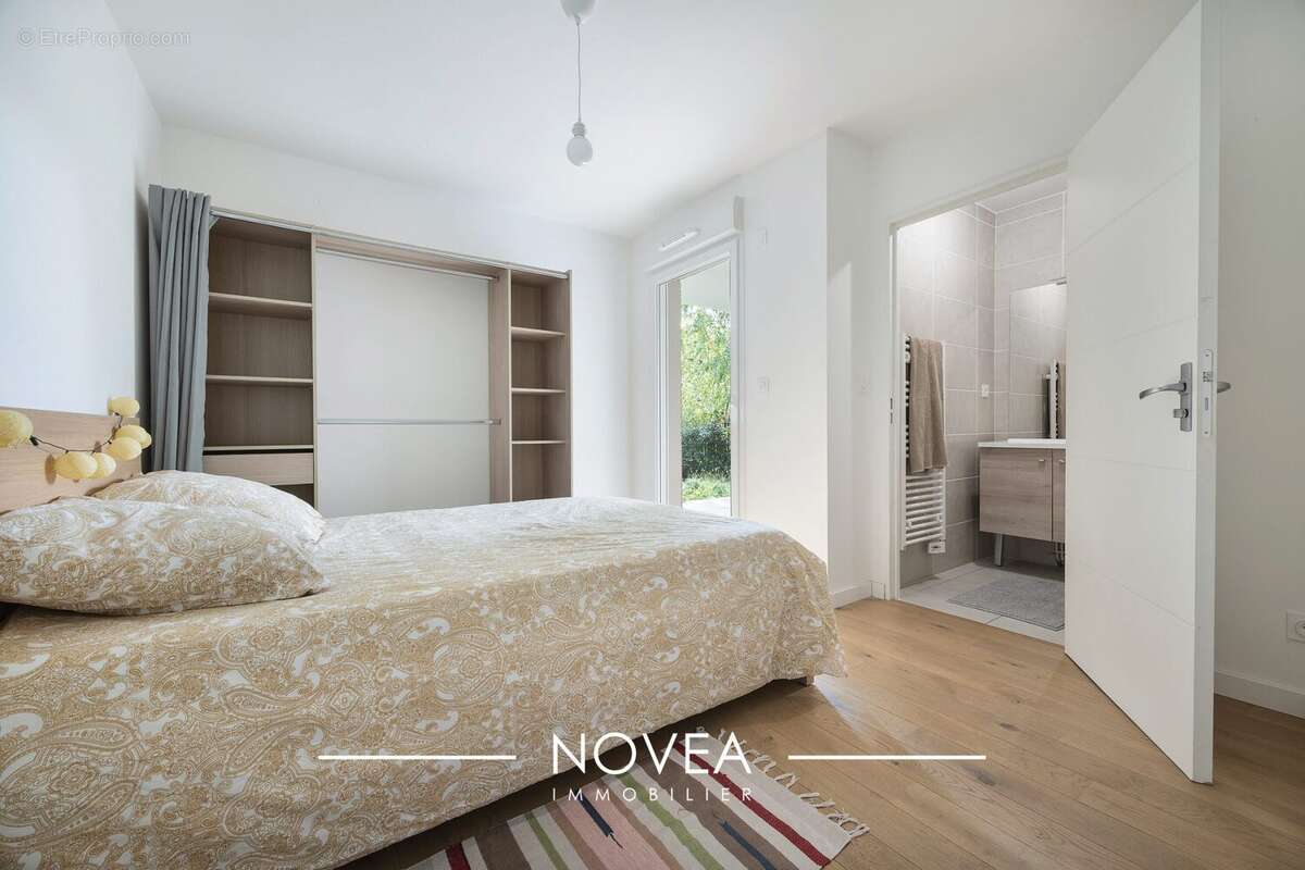 Appartement à CHARBONNIERES-LES-BAINS