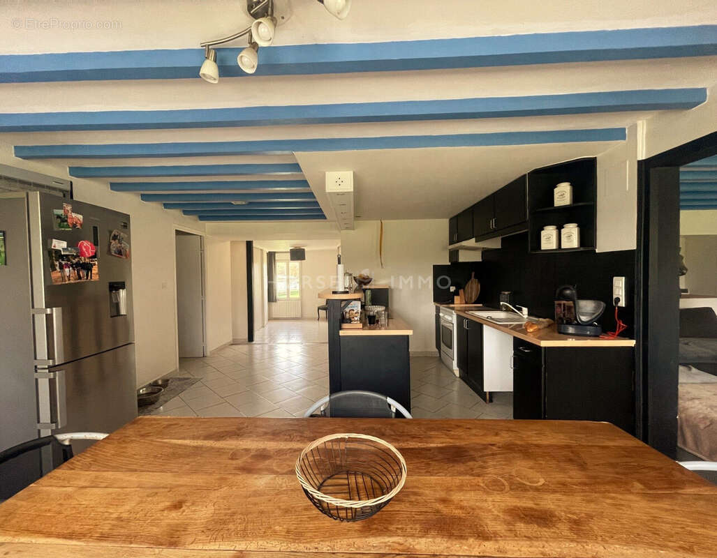 Maison à LA CHAPELLE-SAINT-LAUD