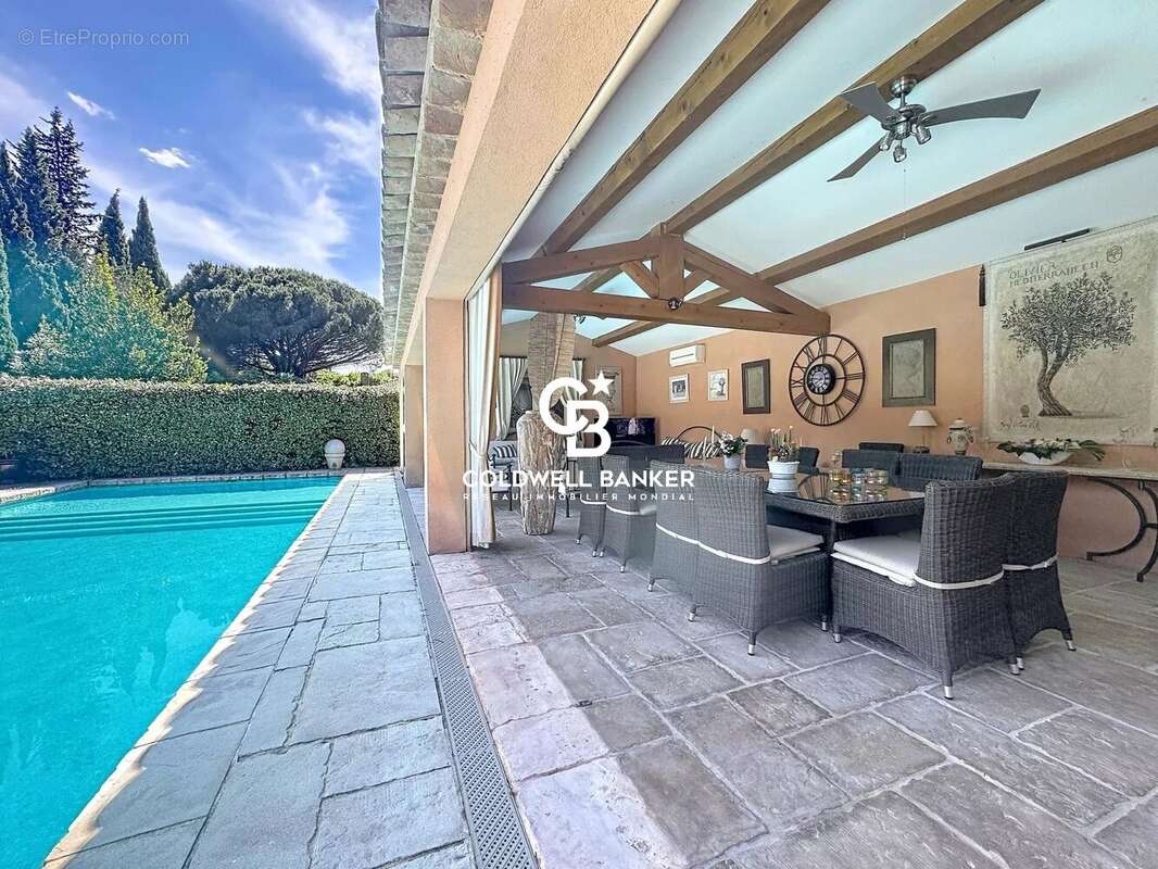 Maison à ROQUEBRUNE-SUR-ARGENS