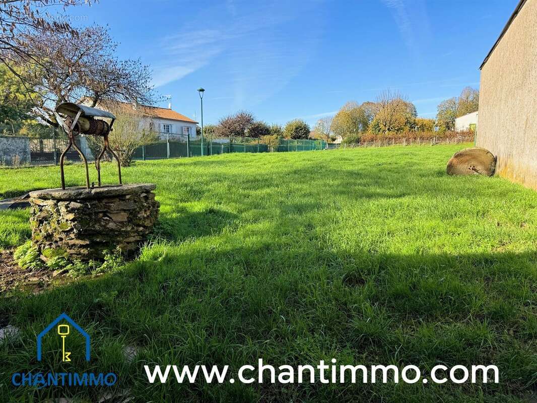 Terrain à MOUILLERON-EN-PAREDS