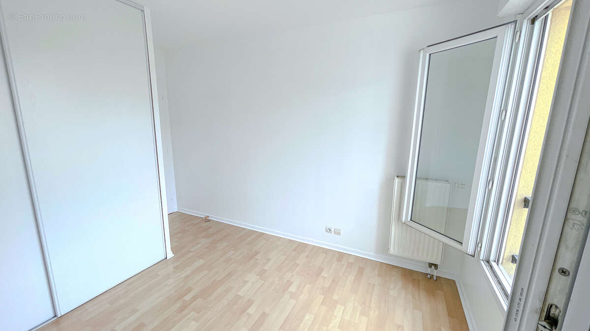 Appartement à VILLENEUVE-LA-GARENNE