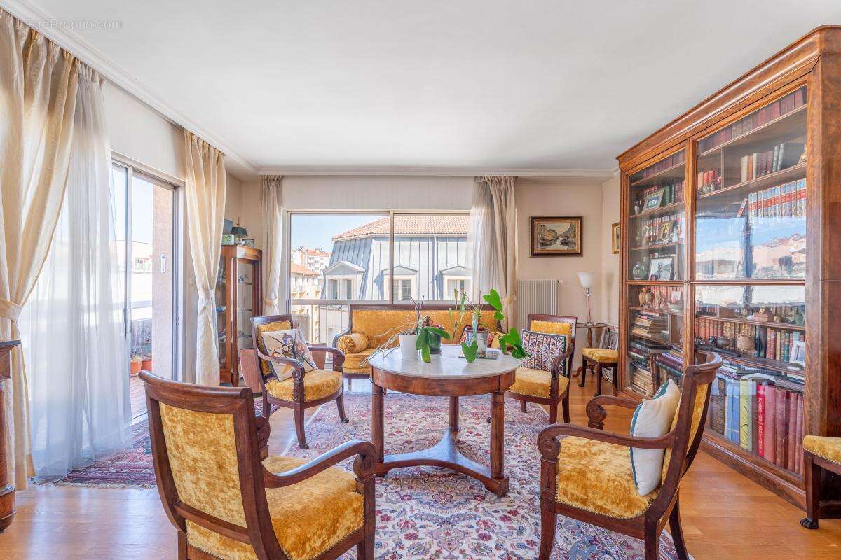 Appartement à LYON-6E