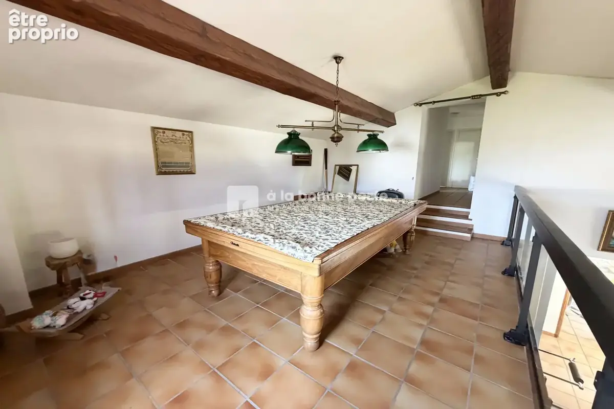 Maison 204 m² à Saint-Zacharie  - photo 8
