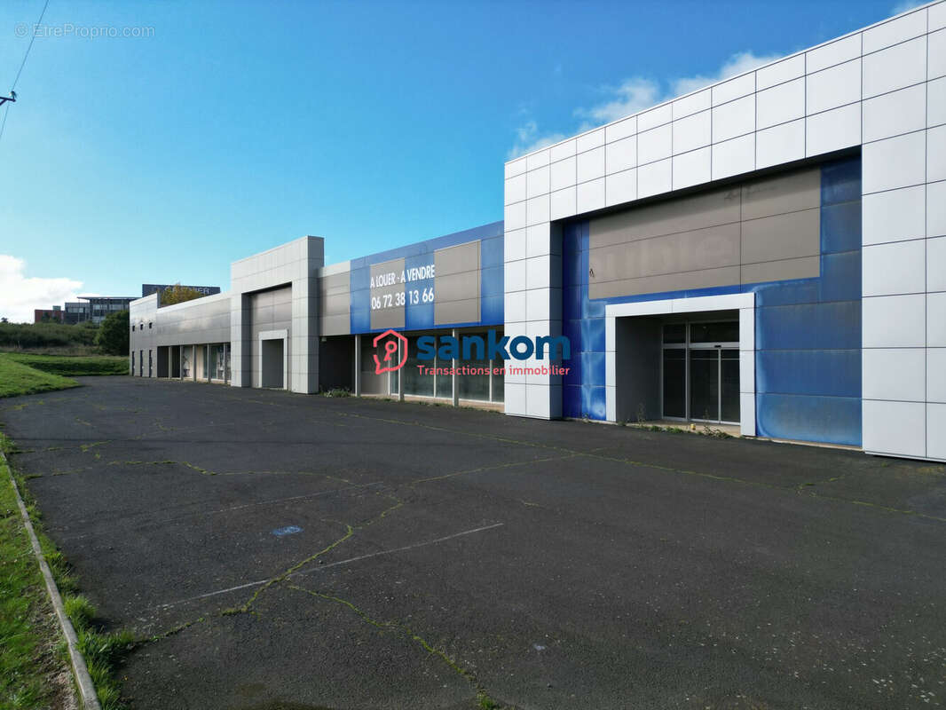 Commerce 851 m² à Solignac-Sur-Loire  - photo 3