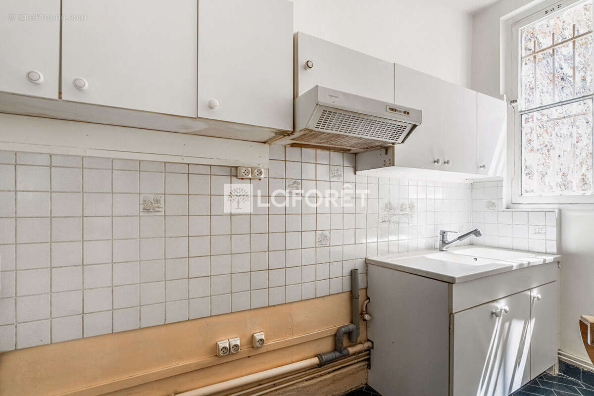 Proche place wagram - bel immeuble - 2 pieces - elegant - au calme - photo 11