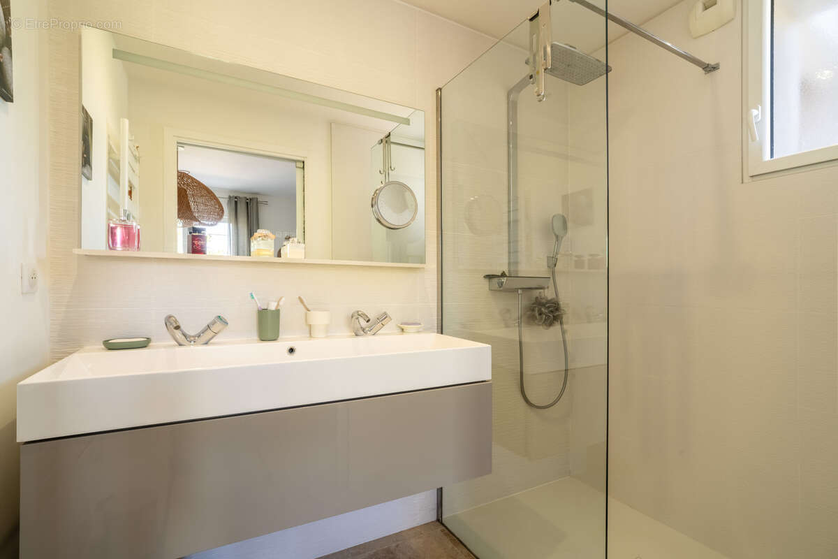 Maison à SIX-FOURS-LES-PLAGES