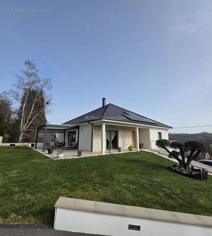 Appartement à POUEYFERRE