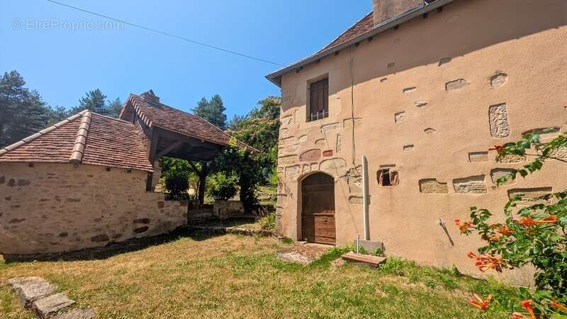 Propriété de caractère, piscine et dépendances - photo 20