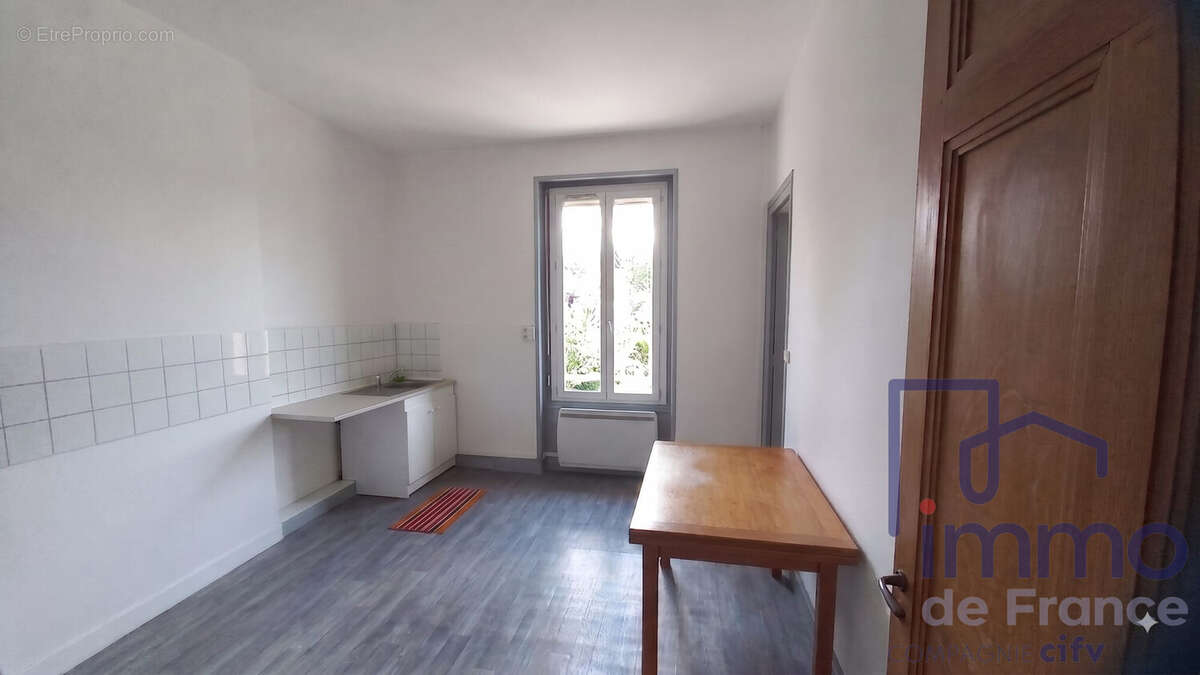 Appartement 56 m² à Saint-Etienne  - photo 3