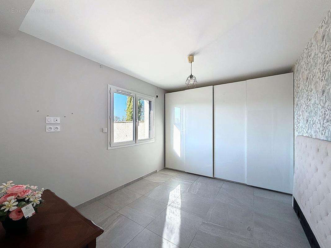 Maison à SALAISE-SUR-SANNE