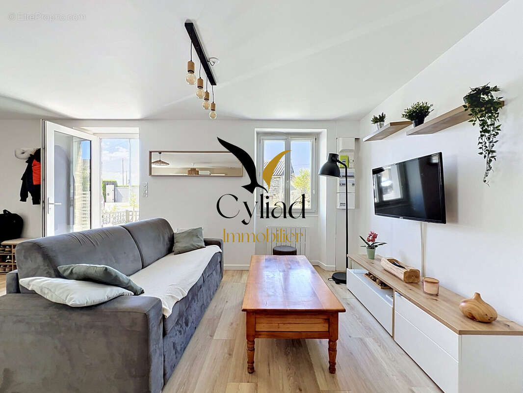 Maison 71 m² à Saint-Meloir-Des-Ondes  - photo 2