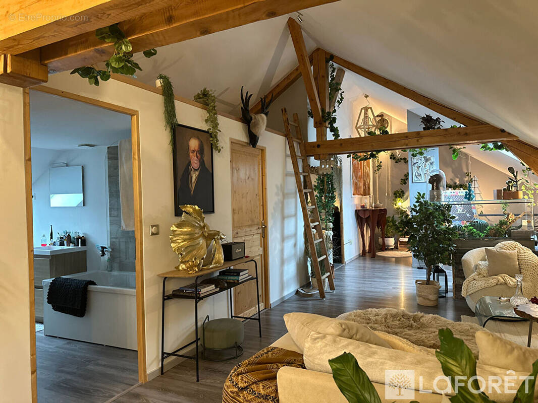 Appartement à REMORAY-BOUJEONS